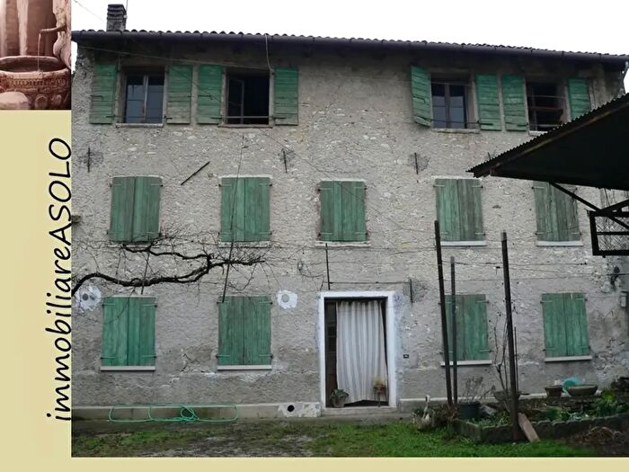Casa con 12 locali in vendita in Piazza FSartor, Cavaso Del Tomba
