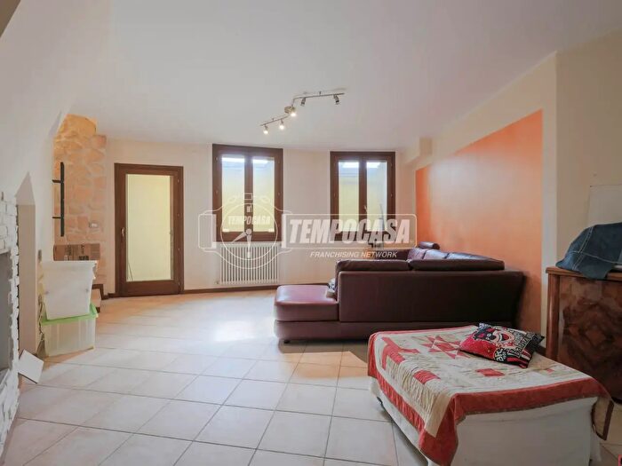 Appartamento con 5 locali in vendita in Via Russo, San Lazzaro Di Savena