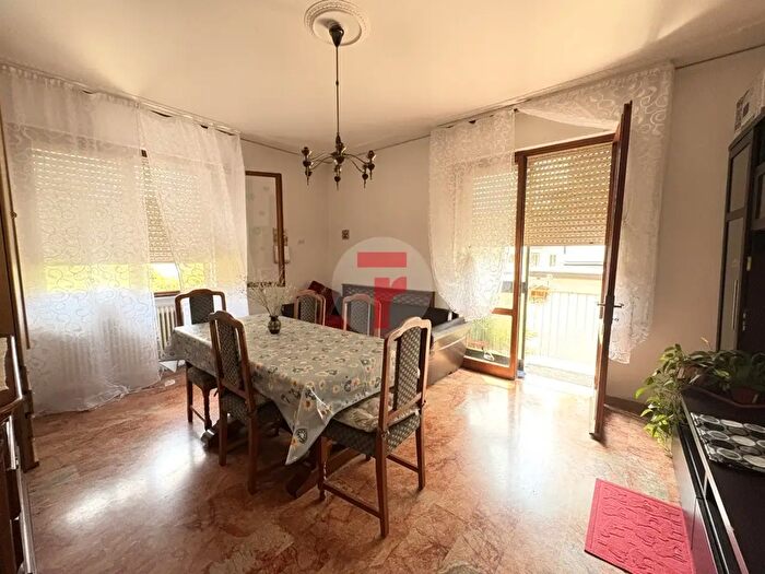 Appartamento quadrilocale in vendita in Via Bernina, Padova