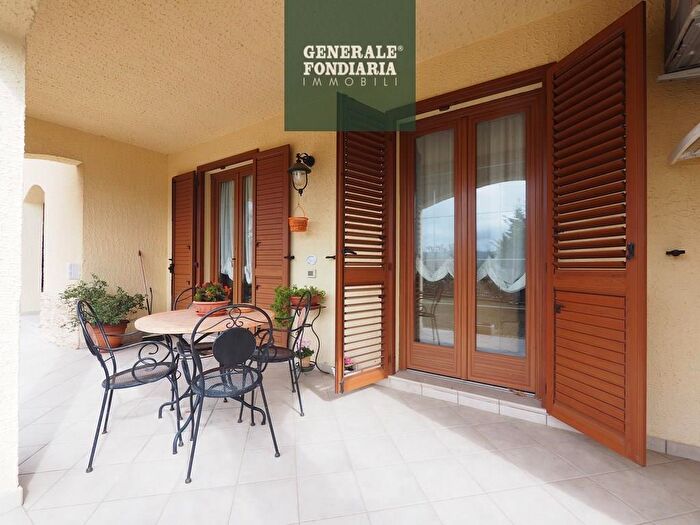 Casa con 5 locali in vendita in Bolano