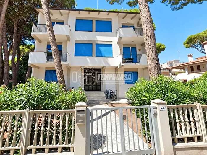 Appartamento quadrilocale in vendita in Via Zanella Lido degli Estensi, Comacchio