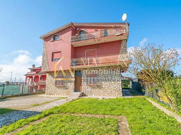 Casa con 6 locali in vendita in Via della Torre Valvarino, San Cesareo