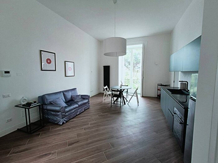 Appartamento bilocale in affitto in Piazza Matteo Luciani, Centro Storico Teatro Verdi, Salerno