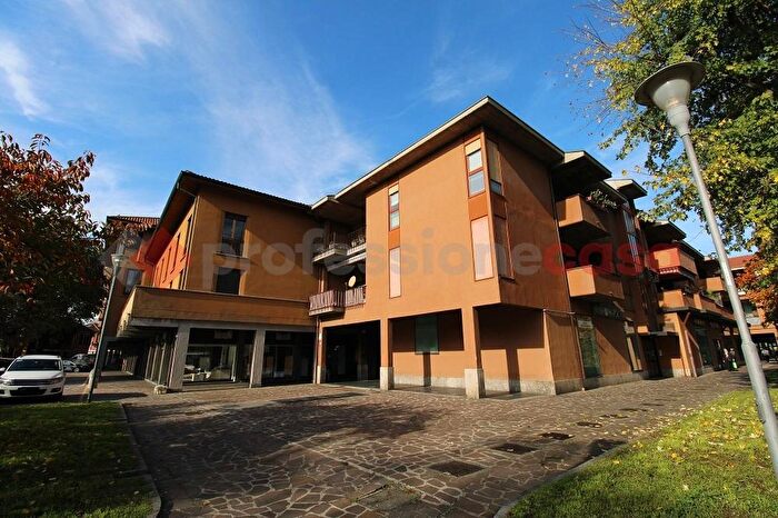 Appartamento quadrilocale in vendita in Via Biffi, Trezzo SullAdda