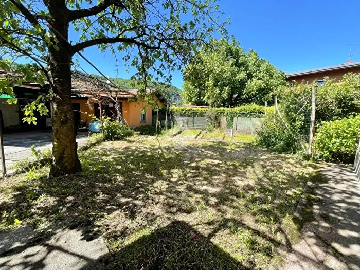 Appartamento trilocale in vendita in Via Fratelli Bertolla, Porto Ceresio