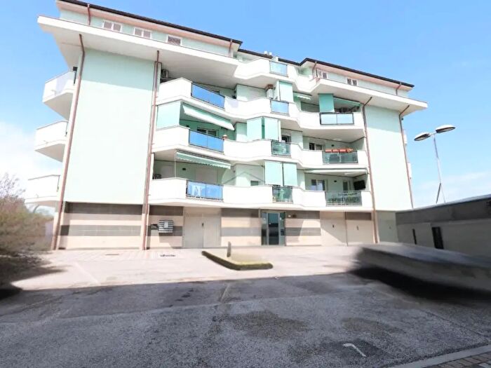 Appartamento quadrilocale in vendita in Via Torre Costiera, Citta SantAngelo