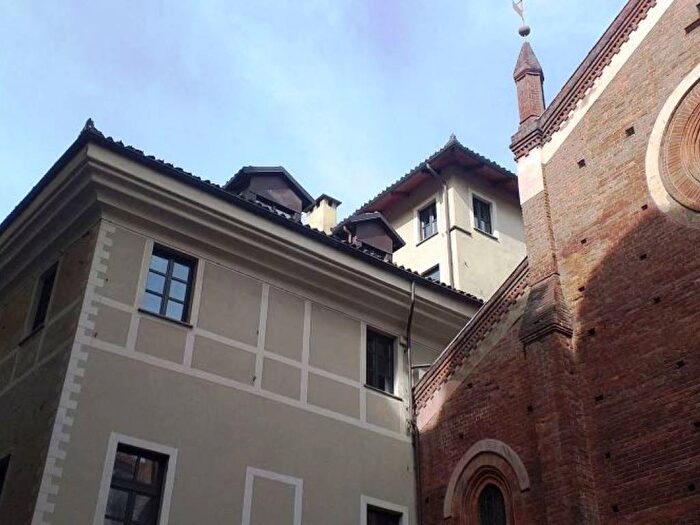 Appartamento trilocale in affitto in Via San Domenico, Quadrilatero Romano, Torino