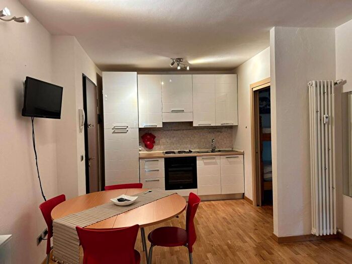 Appartamento trilocale in affitto in Via Andossi, Centro, Madesimo