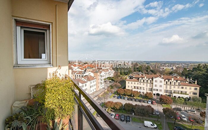 Appartamento trilocale in vendita in Via Natale Perego, Vaprio DAdda