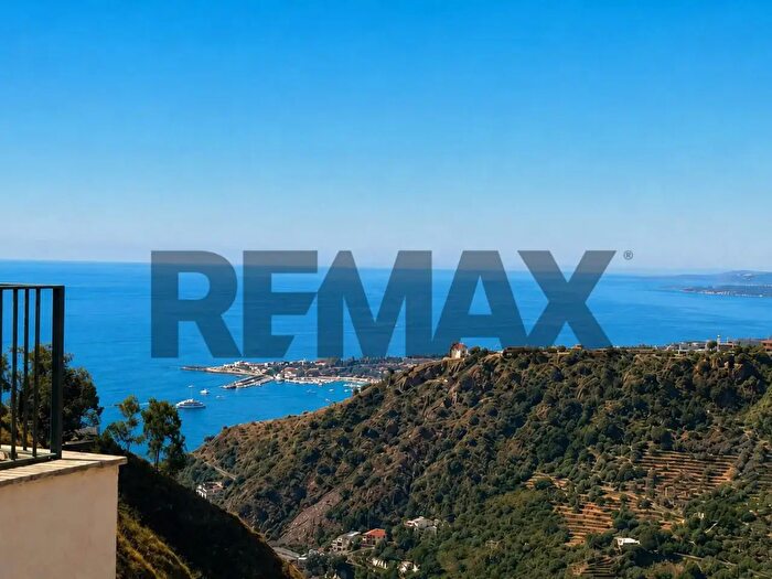 Appartamento con 7 locali in vendita in Via Corrado Cagli, Taormina