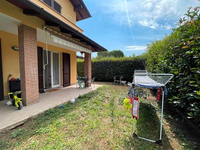 Appartamento trilocale in affitto in Via De Amicis, Centro, Mornago