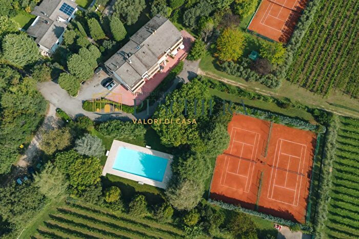 Appartamento quadrilocale in vendita in Via Tende, Lazise