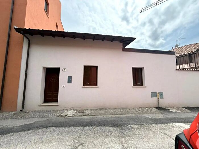 Appartamento trilocale in vendita in Via Branconi Snc, LAquila