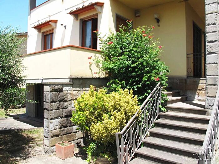 Casa con 9 locali in vendita in Via SantAngelo Campi Bisenzio, Campi Bisenzio