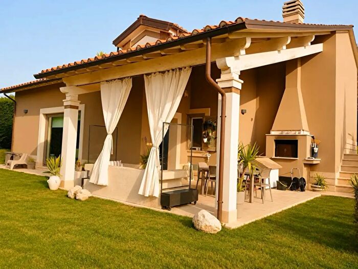 Casa quadrilocale in vendita in Strada di Cerreta, Terni