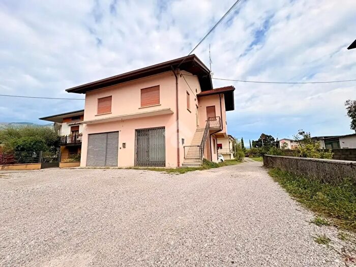 Appartamento quadrilocale in vendita in Via Roma, Vidor