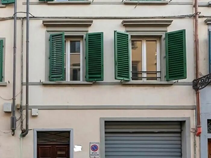 Appartamento quadrilocale in vendita in Via Guelfa, Firenze
