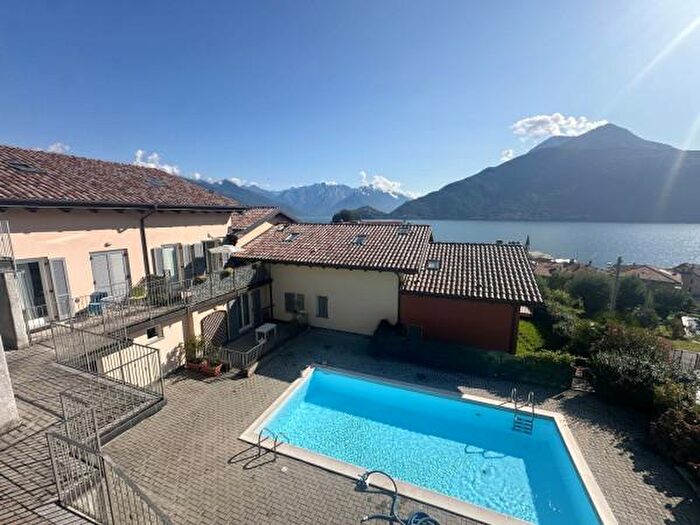 Casa con 5 locali in vendita in Frazione Calozzo, Pianello Del Lario