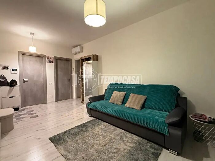 Appartamento trilocale in vendita in Via dei Pini, Pieve Emanuele