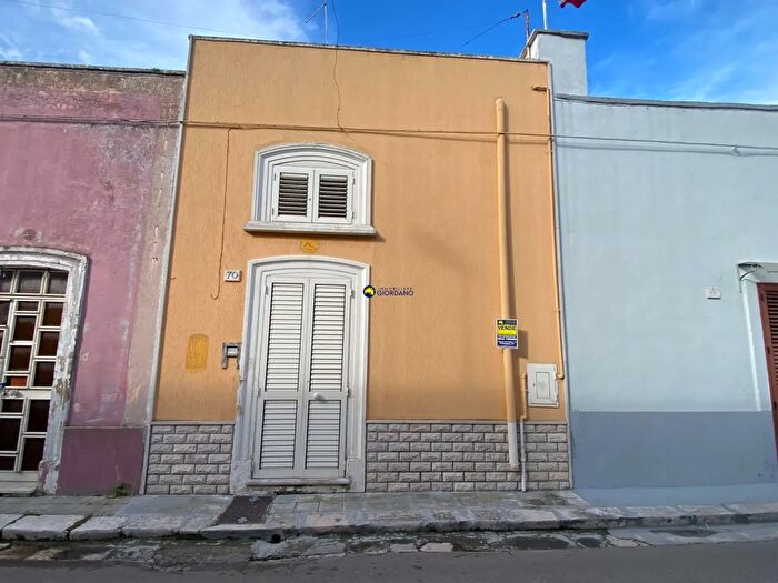 Casa con 6 locali in vendita in Via Anime, Squinzano