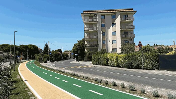 Appartamento con 6 locali in vendita in Via Raffaello Sanzio, Monfalcone