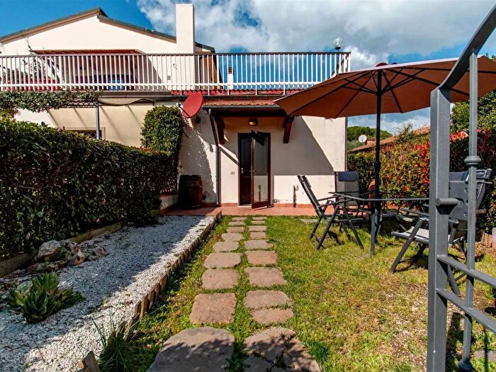 Appartamento trilocale in vendita in Cecina