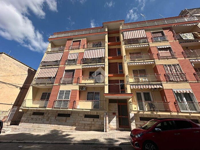 Appartamento con 5 locali in vendita in Via Dante Alighieri, Canosa Di Puglia
