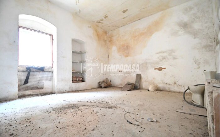 Casa bilocale in vendita in Via Emanuele De Deo, Gioia Del Colle