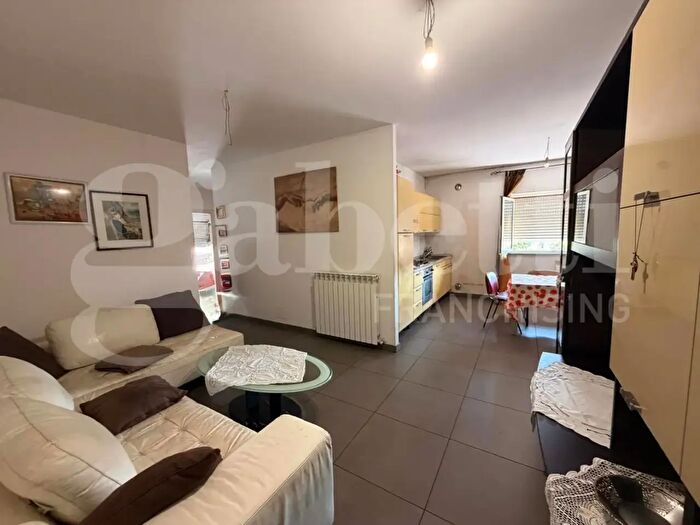 Appartamento quadrilocale in vendita in Via Scalepicchio Snc, Teramo