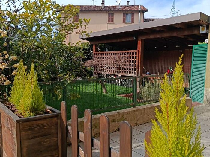 Appartamento bilocale in affitto in Piazza Alessandro Manzoni, Vercurago