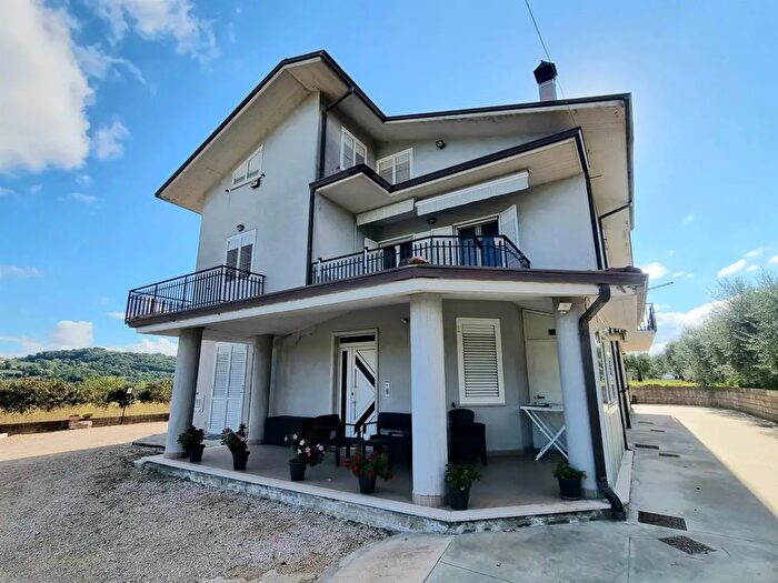 Appartamento quadrilocale in vendita in Via Bosco Lumeti, Montemiletto