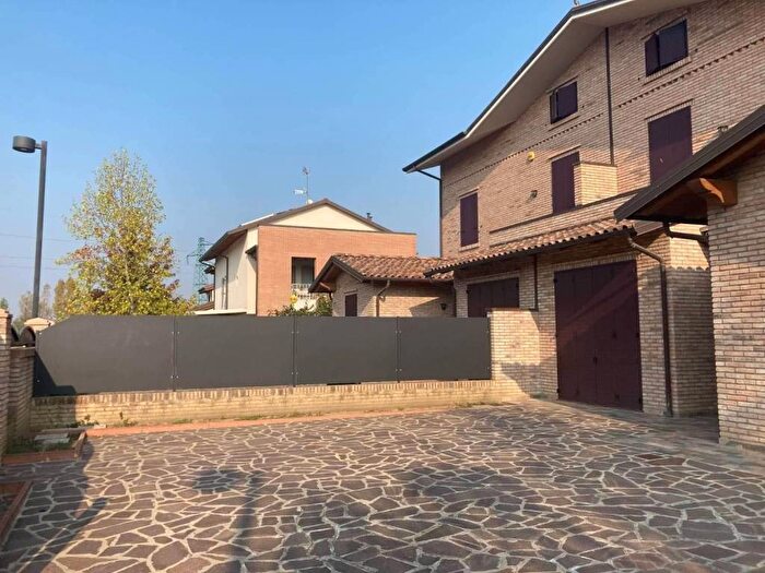 Casa con 5 locali in affitto in San Giovanni in Persiceto