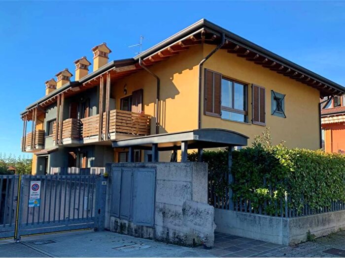 Appartamento trilocale in affitto in Brusaporto