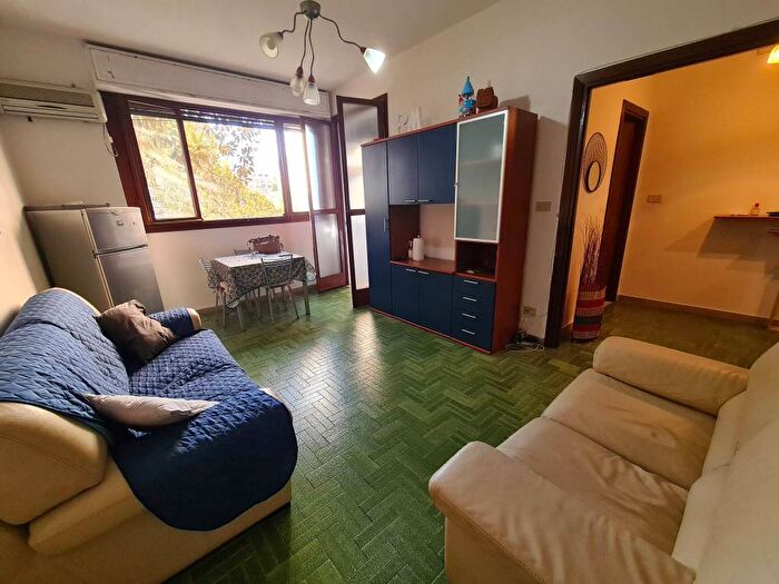 Appartamento bilocale in affitto in Via Generale Carlo Alberto Dalla Chiesa, Borgo Vecchio, Palermo