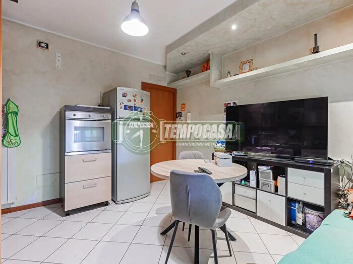 Appartamento bilocale in vendita in Via Zanica, Grassobbio