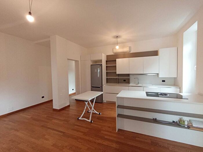 Appartamento bilocale in affitto in Via Zurigo, Inganni, Milano