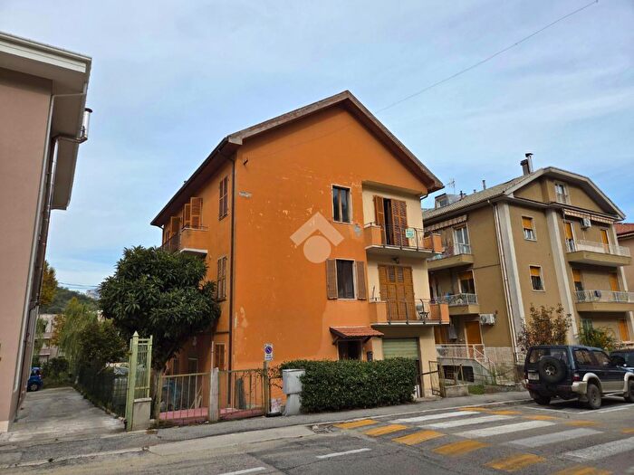 Appartamento quadrilocale in vendita in Via Guglielmo Oberdan, Ascoli Piceno