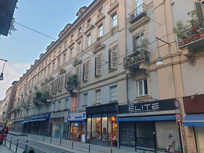 Appartamento trilocale in affitto in Via Milano, Quadrilatero Romano, Torino