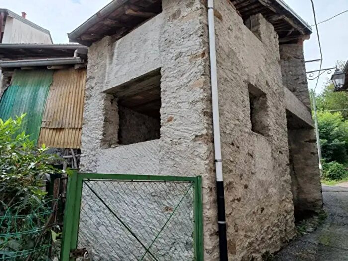 Casa bilocale in vendita in Via San Bartolomeo, Lesa