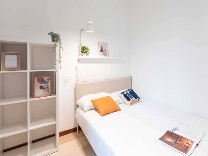 Appartamento con 5 locali in affitto in Via Bartolomeo D'Alviano, Lorenteggio, Milano