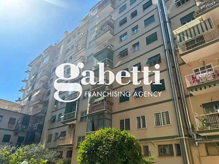 Appartamento quadrilocale in vendita in Viale della Serenissima, Roma