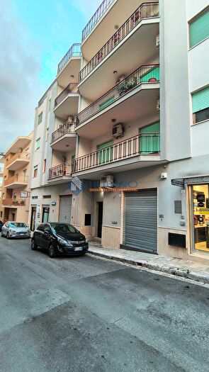 Appartamento quadrilocale in vendita in Via Brennero, Castellana Grotte