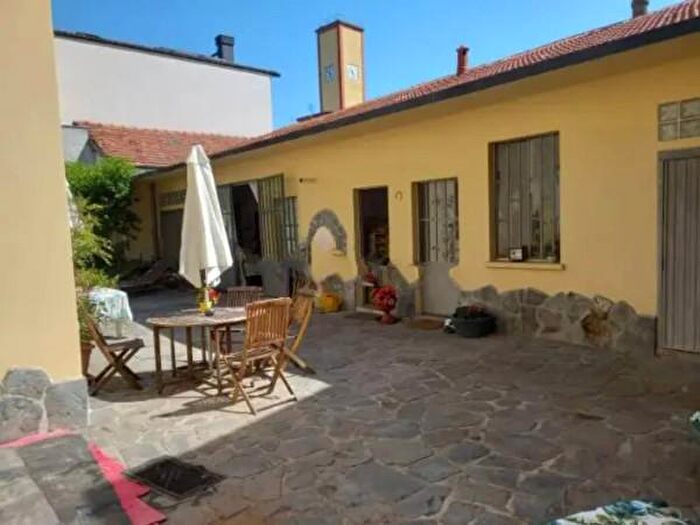 Casa con 6 locali in vendita in Via Privata Marconi, Landriano