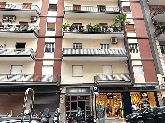 Appartamento quadrilocale in vendita in Via Melo, Bari