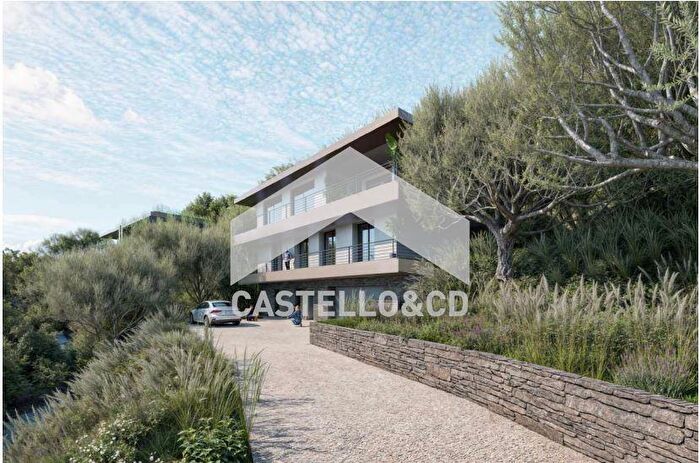 Casa con 6 locali in vendita in Via Rovadella, Padenghe Sul Garda
