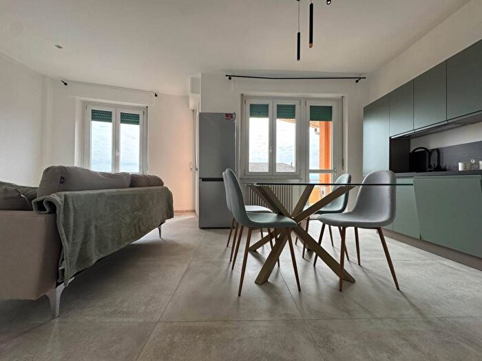 Appartamento trilocale in affitto in Via Pollenzo, Centro, Fossano
