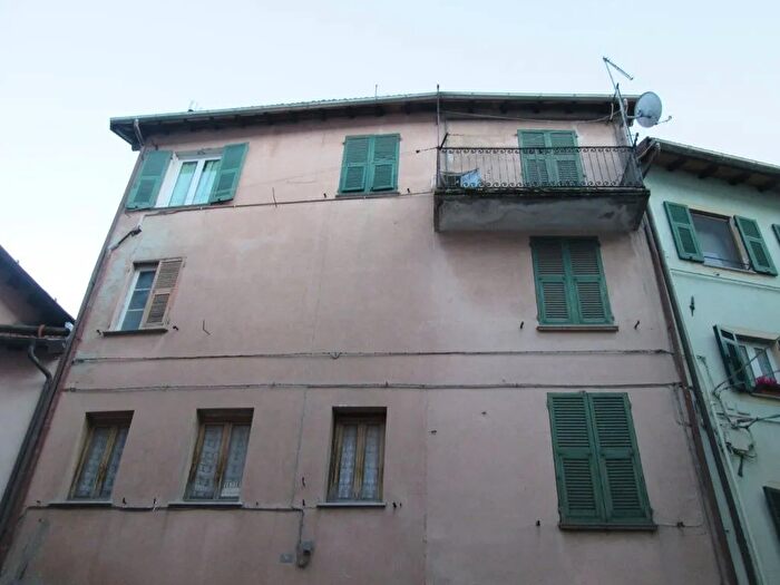 Appartamento con 5 locali in vendita in Via del Forno, Rossiglione