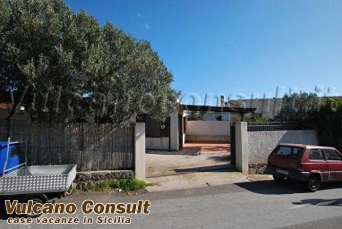 Casa bilocale in vendita in Strada Provinciale, Lipari