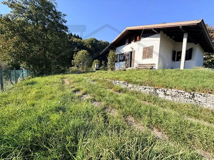 Casa con 5 locali in vendita in Via Pisoni, Lusiana Conco