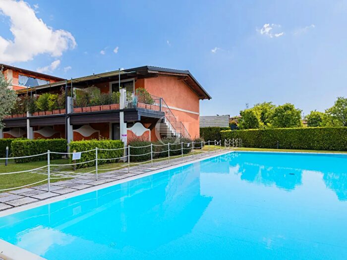 Appartamento bilocale in vendita in Via Taccone, Padenghe Sul Garda